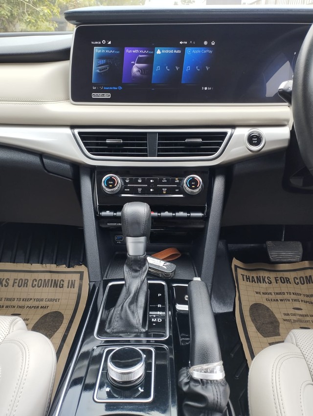 Second-hand 2024 Mahindra XUV700 AX7 7Str AT for sale in New Delhi-16