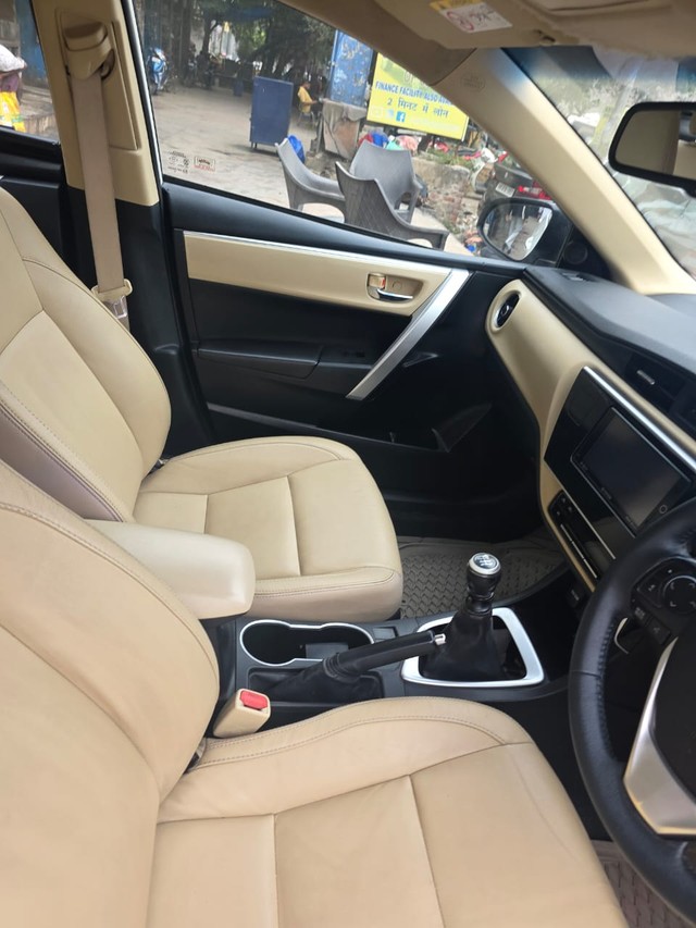Second-hand 2018 Toyota Corolla Altis 1.8 GL for sale in New Delhi-9