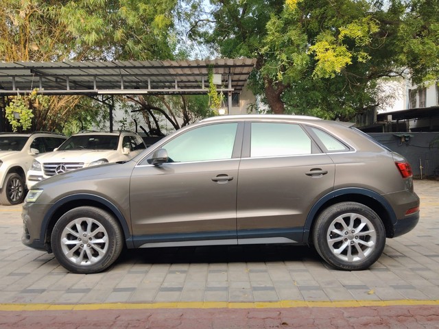 Second-hand 2016 Audi Q3 35 TDI Quattro Premium Plus for sale in Chennai-3