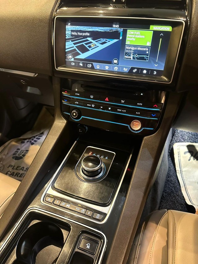 Second-hand 2017 Jaguar F-Pace Prestige 2.0 AWD for sale in New Delhi-23