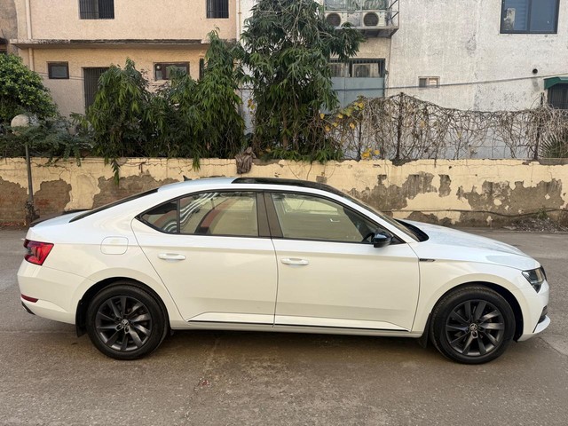 Second-hand 2021 Skoda Superb Sportline BSVI for sale in New Delhi-1