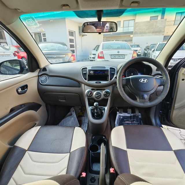 Second-hand 2011 Hyundai i10 Magna for sale in Chandigarh-9