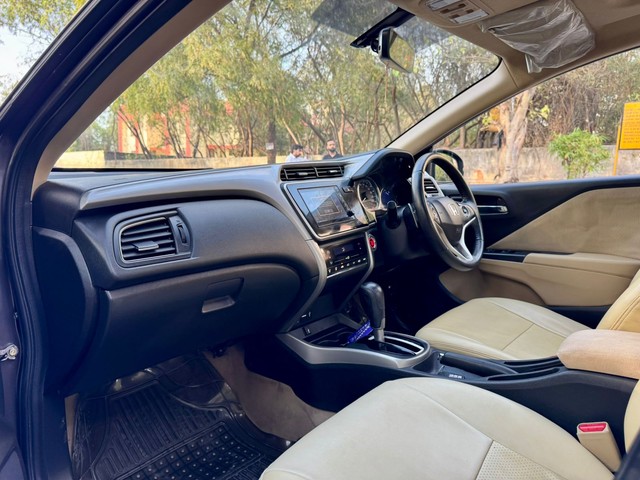 Second-hand 2019 Honda City VX CVT for sale in New Delhi-10