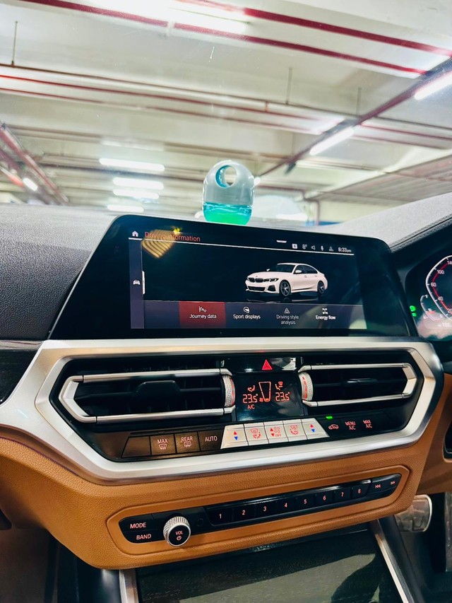 Second-hand 2021 BMW 3 Series 330i M Sport for sale in Mumbai-18