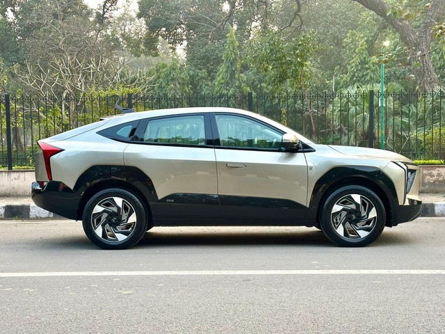 Mahindra XEV 9e Pack Three - Photo 3