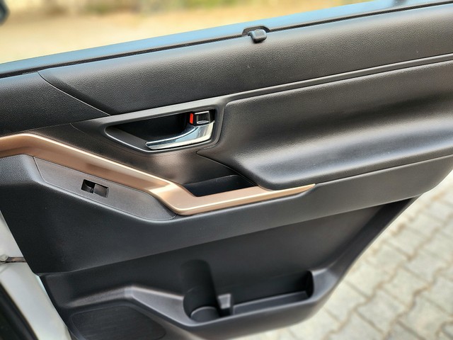 Second-hand 2024 Maruti Invicto Zeta Plus 7Str for sale in New Delhi-33