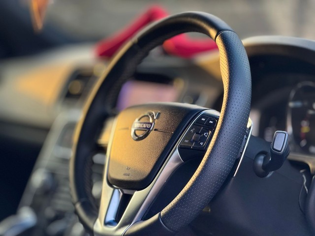 Second-hand 2017 Volvo S60 Cross Country D4 AWD BSIV for sale in Surat-11