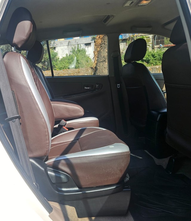 Second-hand 2015 Toyota Innova 2.5 VX (Diesel) 7 Seater for sale in Pune-11