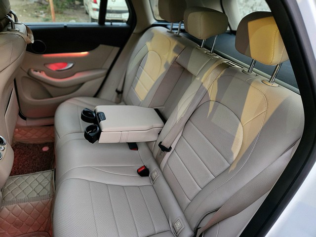 Second-hand 2020 Mercedes-Benz GLC 200 for sale in New Delhi-21