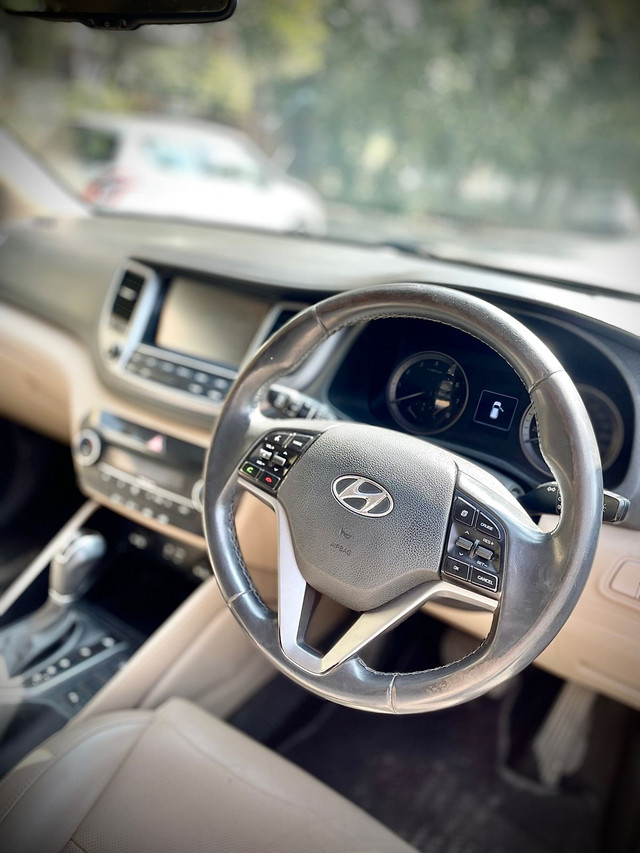 Second-hand 2016 Hyundai Tucson 2.0 Dual VTVT 2WD AT GL for sale in Bangalore-9