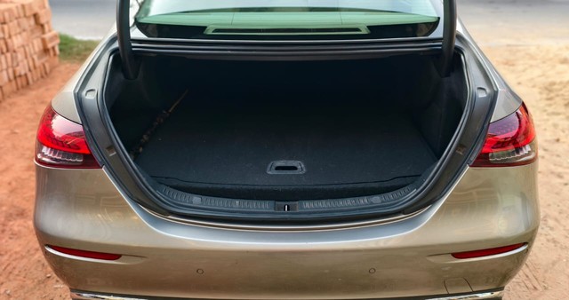 Second-hand 2021 Mercedes-Benz E-Class Exclusive E 220d for sale in Kolkata-11