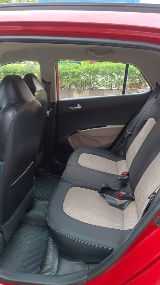 Second-hand 2017 Hyundai i10 Sportz 1.1L for sale in Ulhasnagar-10