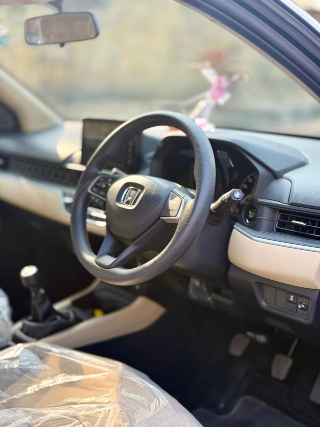 Honda Amaze VX Second-hand 2025 Honda Amaze VX for sale in New Delhi-5