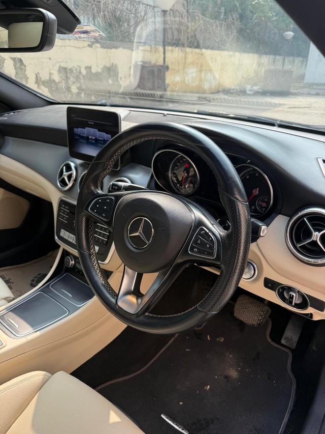 Second-hand 2019 Mercedes-Benz CLA 200 CGI Sport for sale in New Delhi-20