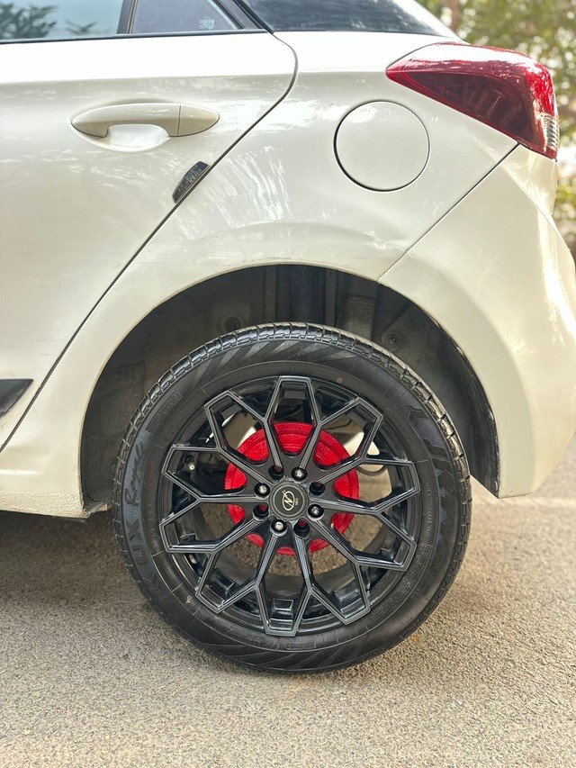 Second-hand 2018 Hyundai i20 1.2 Asta for sale in New Delhi-2