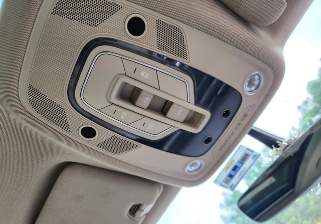 Second-hand 2017 Audi Q7 45 TDI Quattro Premium Plus for sale in New Delhi-6