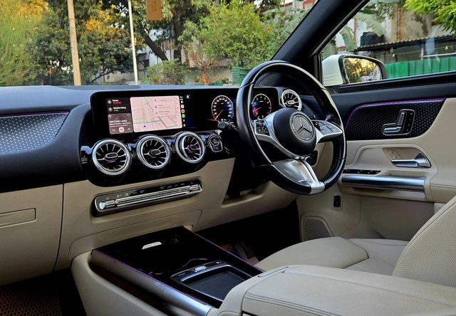 Second-hand 2024 Mercedes-Benz GLA 200 for sale in New Delhi-8