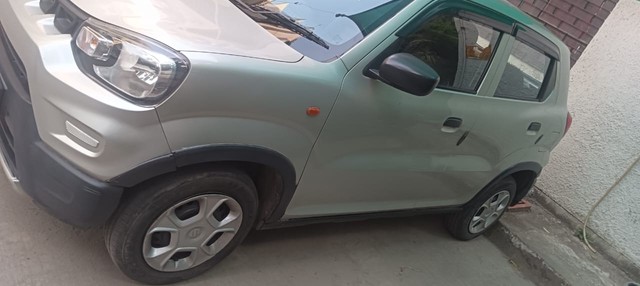 Second-hand 2022 Maruti S-Presso VXI CNG BSVI for sale in New Delhi-3