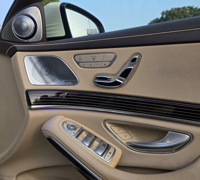 Second-hand 2020 Mercedes-Benz S-Class Maybach S560 for sale in New Delhi-12