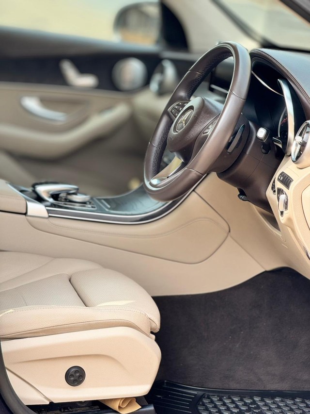 Mercedes-Benz GLC 220d 4MATIC Second-hand 2019 Mercedes-Benz GLC 220d 4MATIC for sale in Surat-10