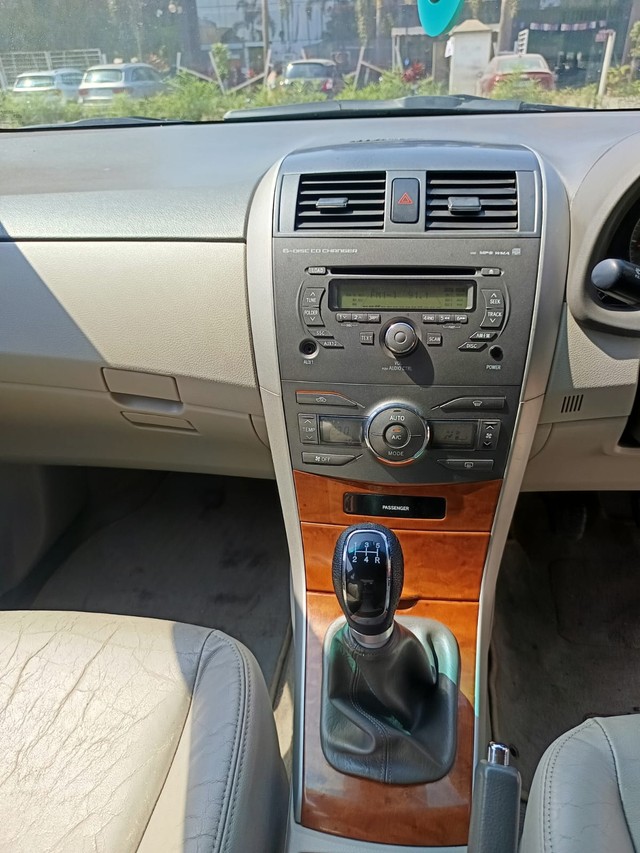 Toyota Corolla Altis G Second-hand 2010 Toyota Corolla Altis G for sale in Pune-10