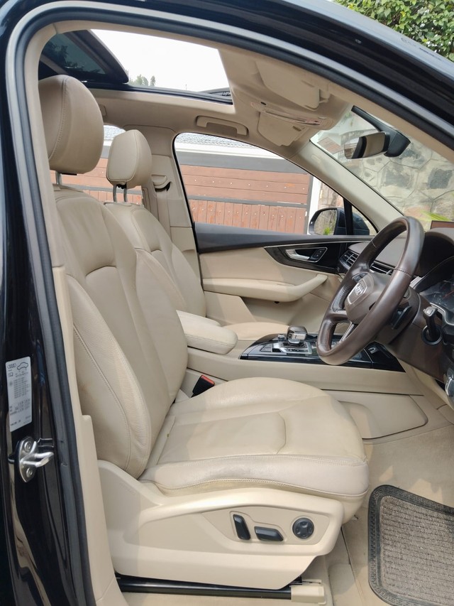 Second-hand 2019 Audi Q7 45 TDI Quattro Technology for sale in Chennai-5