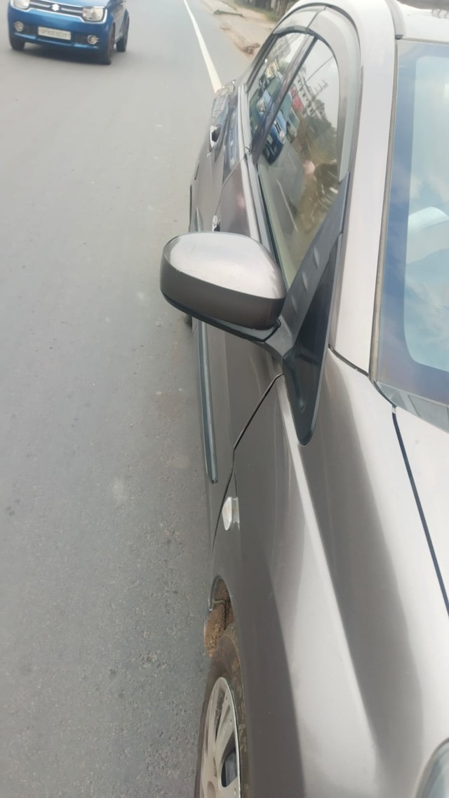 Second-hand 2014 Honda Amaze S i-Vtech for sale in Agra-2