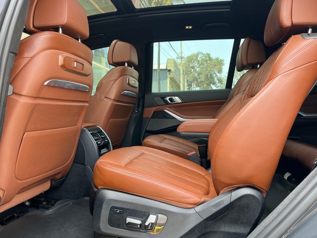 Second-hand 2023 BMW X7 xDrive 40i M Sport for sale in Bangalore-15