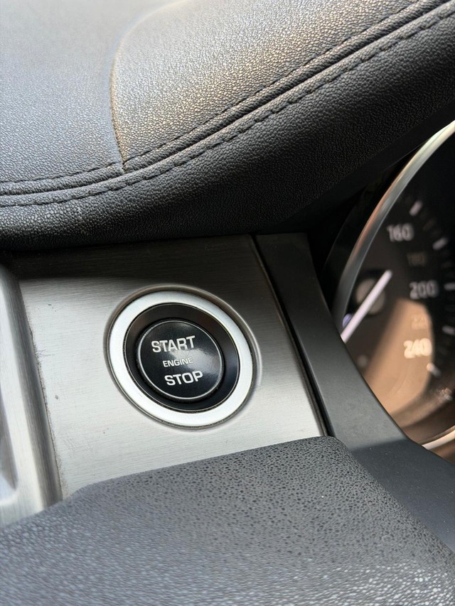 Second-hand 2019 Land Rover Range Rover Evoque 2.0 TD4 HSE Dynamic for sale in Hyderabad-14