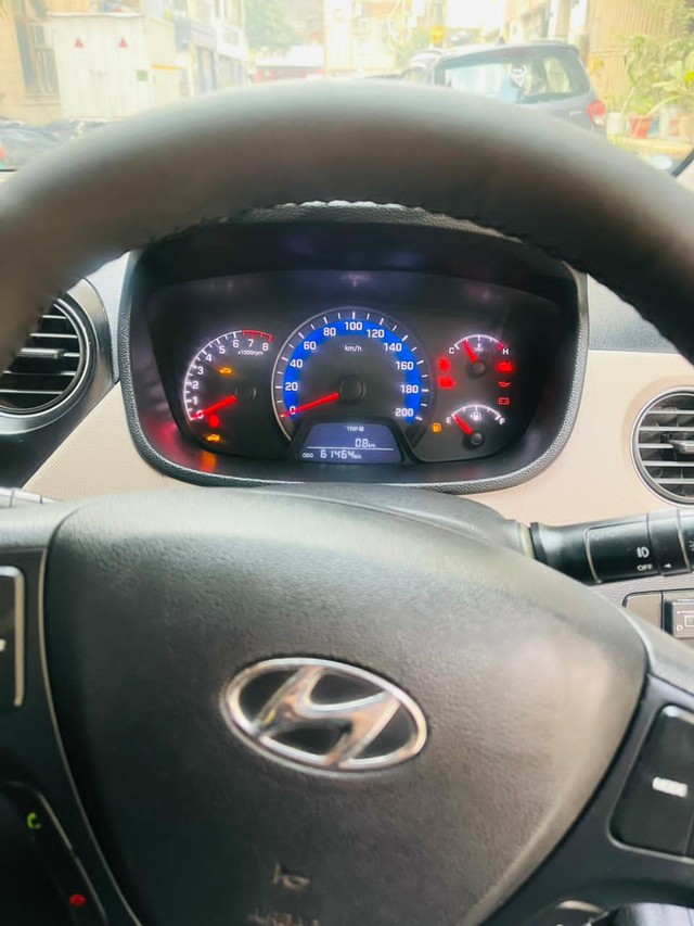Second-hand 2017 Hyundai Xcent 1.2 VTVT E Plus for sale in New Delhi-5