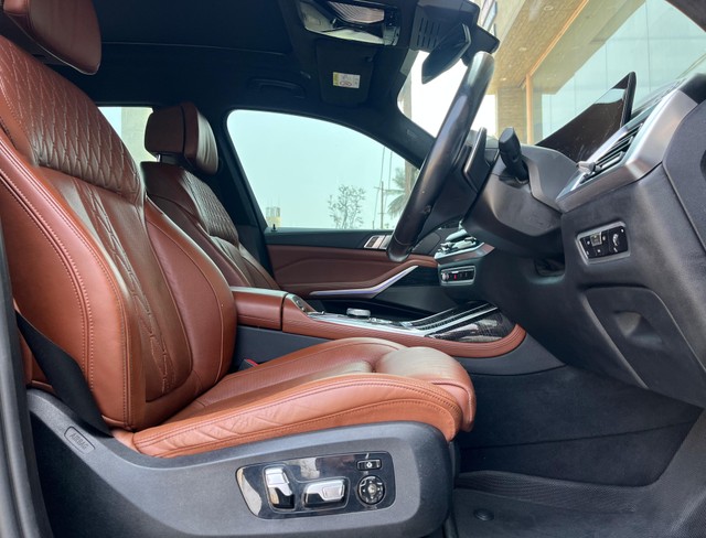 Second-hand 2023 BMW X7 xDrive 40i M Sport for sale in Bangalore-11