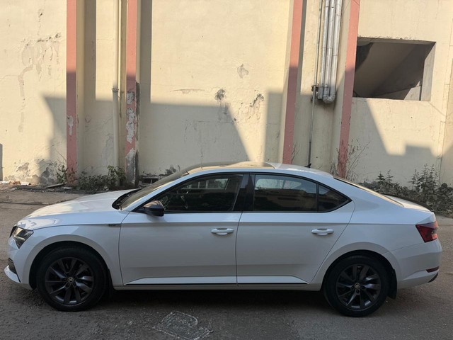 Second-hand 2021 Skoda Superb Sportline BSVI for sale in New Delhi-4