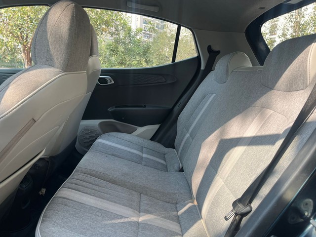 Second-hand 2021 Hyundai Grand i10 Nios Sportz CNG for sale in Noida-12