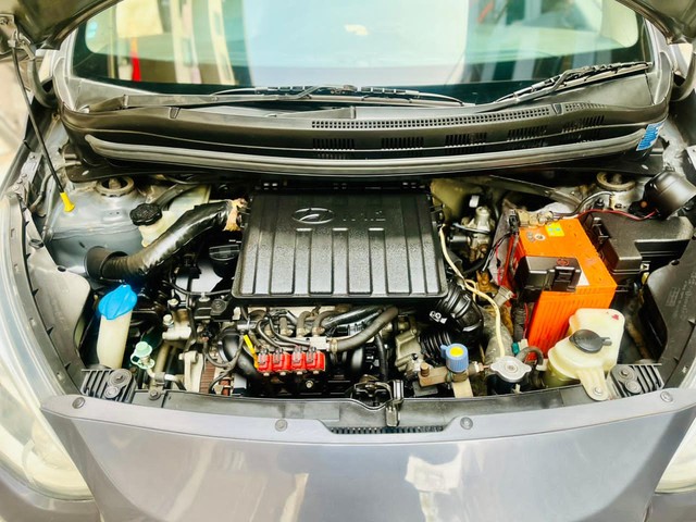 Second-hand 2017 Hyundai Xcent 1.2 VTVT E Plus for sale in New Delhi-4