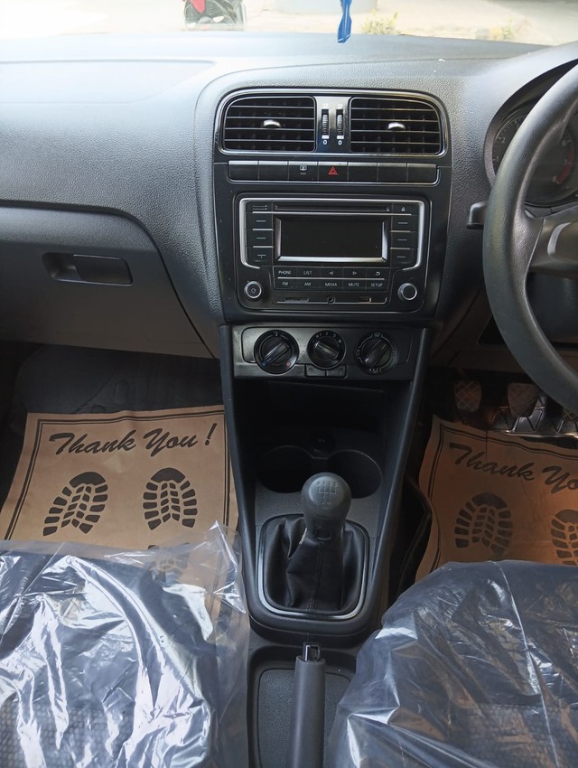 Volkswagen Polo 1.2 MPI Comfortline Second-hand 2017 Volkswagen Polo 1.2 MPI Comfortline for sale in Noida-9