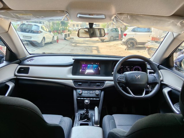 Second-hand 2023 Mahindra XUV700 MX 5Str Diesel for sale in Gurgaon-5