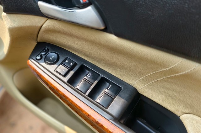 Second-hand 2013 Honda New Accord 2.4 M/T for sale in Kolkata-8