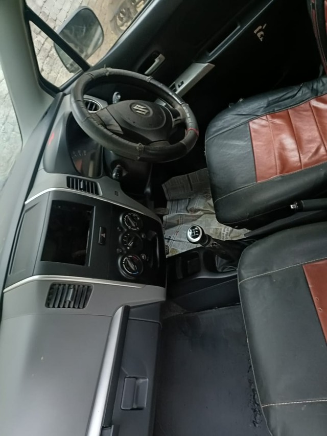 Second-hand 2012 Maruti Suzuki Wagon R LXI BS IV for sale in Mathura-2