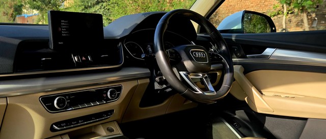 Second-hand 2019 Audi Q5 45 TFSI Premium Plus for sale in New Delhi-2