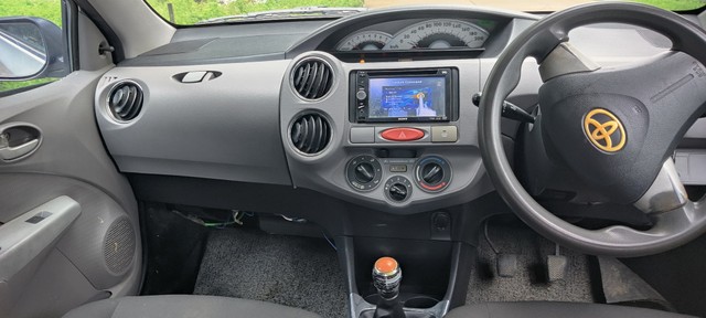 Second-hand 2011 Toyota Etios Liva V for sale in Dewas-5