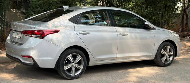 https://images10.gaadi.com/usedcar_image/AP3A.240905.015.A2/original/47d30a71-4c98-4532-8563-cf54f0110705.jpg?imwidth=6402
