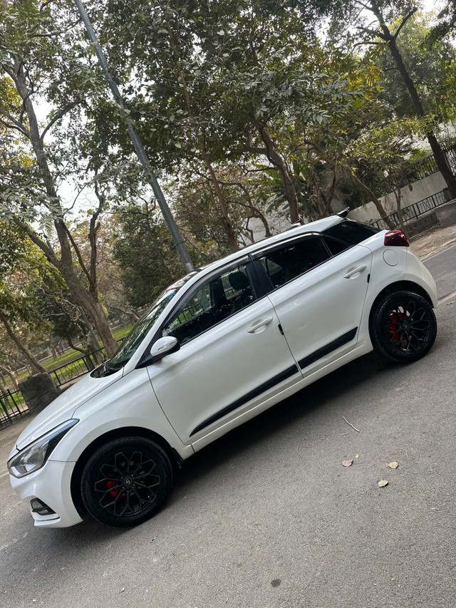 Second-hand 2018 Hyundai i20 1.2 Asta for sale in New Delhi-5