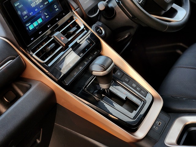 Second-hand 2024 Maruti Invicto Zeta Plus 7Str for sale in New Delhi-19