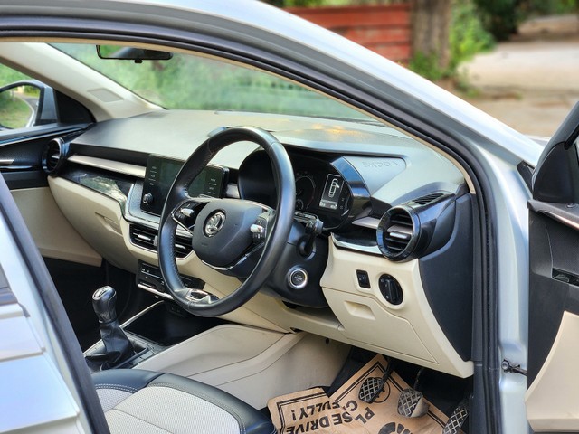 Second-hand 2023 Skoda Slavia 1.0 TSI Ambition BSVI for sale in New Delhi-9