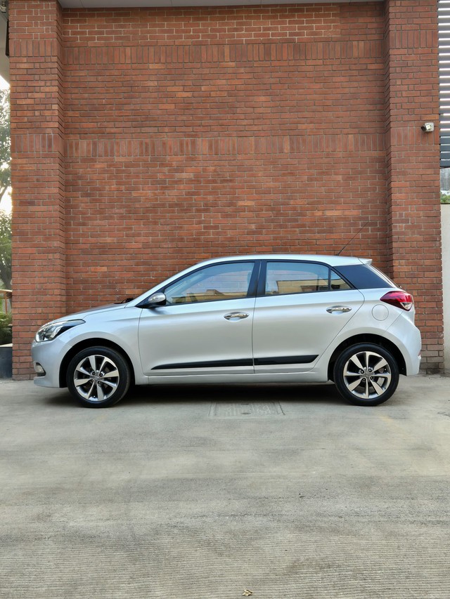 Hyundai i20 1.2 Anniversary Edition Second-hand 2015 Hyundai i20 1.2 Anniversary Edition for sale in Nashik-4