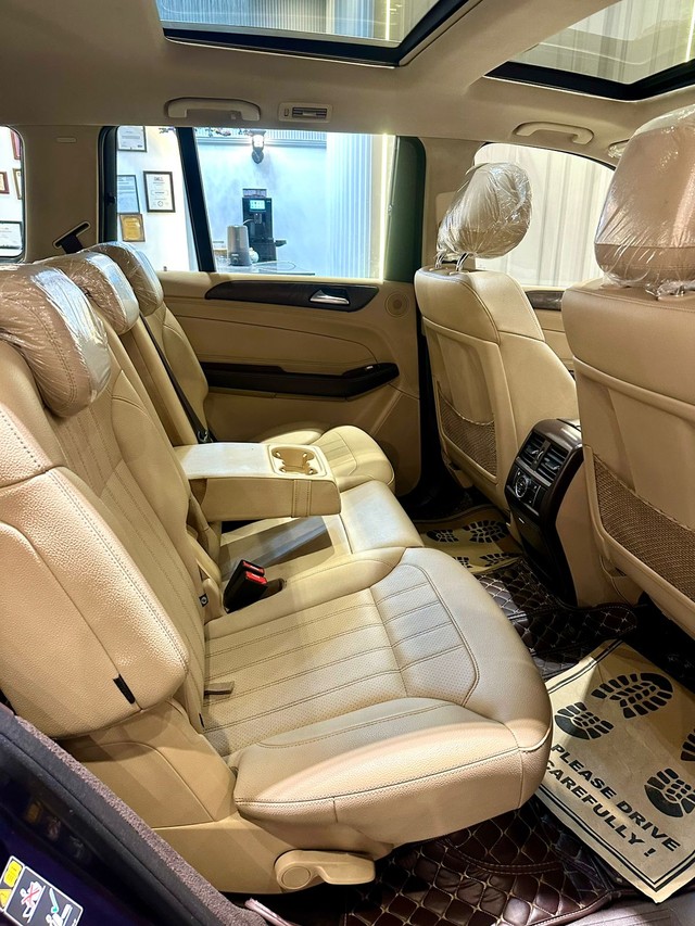 Second-hand 2018 Mercedes-Benz GLS 350d 4MATIC for sale in New Delhi-12