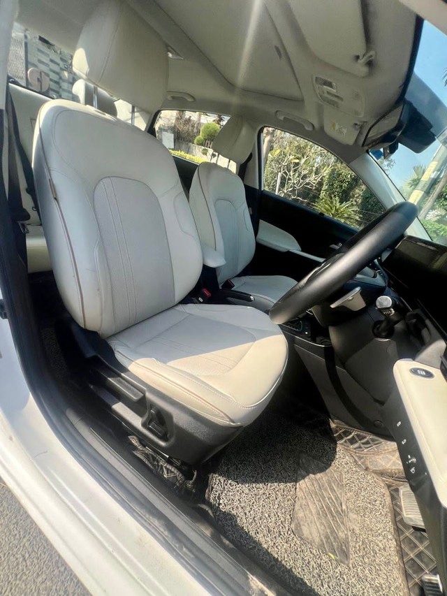 Second-hand 2023 Hyundai Verna SX IVT for sale in New Delhi-8