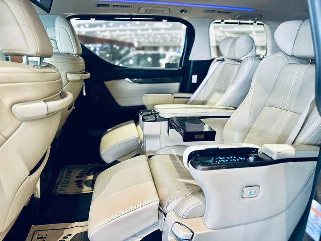 Second-hand 2021 Toyota Vellfire Executive Lounge BSVI for sale in New Delhi-4