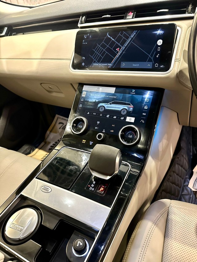 Second-hand 2022 Land Rover Range Rover Velar R-Dynamic S Diesel for sale in New Delhi-14