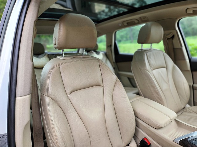 Second-hand 2017 Audi Q7 45 TDI Quattro Premium Plus for sale in New Delhi-25